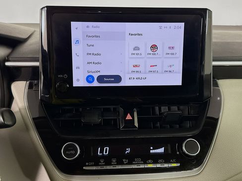 Used 2025 Toyota Corolla LE FWD image 16