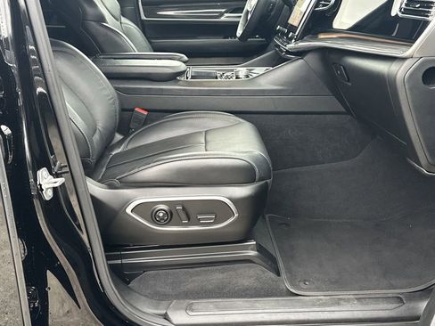 Used 2022 Jeep Wagoneer Series III w/ Rear Seat Video Group 1 image 14