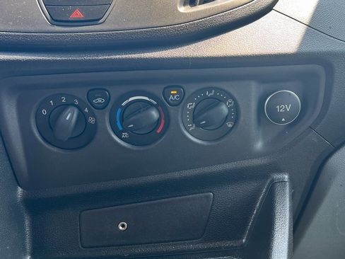 Used 2019 Ford Transit 250 130 Medium Roof image 40