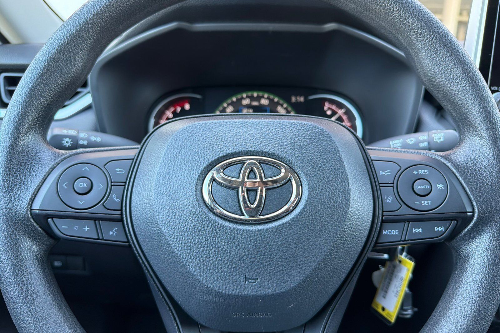 Certified 2025 Toyota RAV4 LE FWD image 21