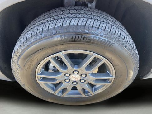 Used 2025 GMC Acadia Elevation image 76