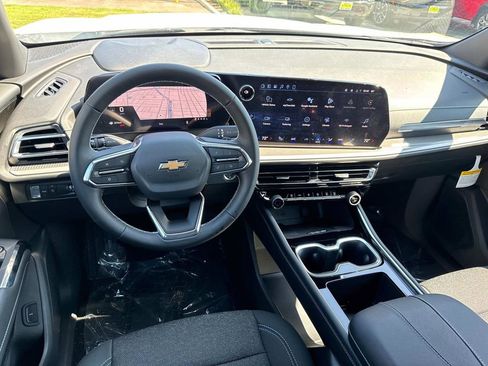 New 2026 Chevrolet Traverse LT w/ Driver Confidence Package image 9