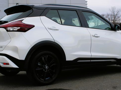Used 2024 Nissan Kicks SR FWD image 7