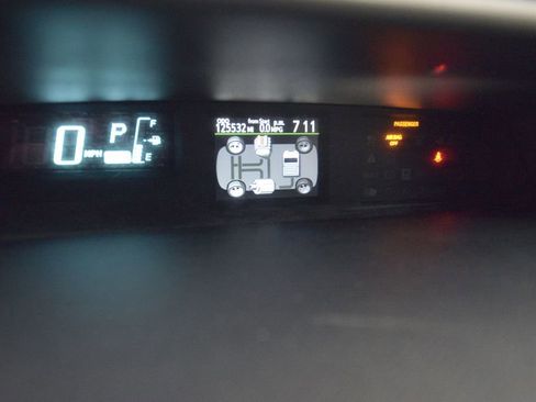 Used 2014 Toyota Prius C Four image 18