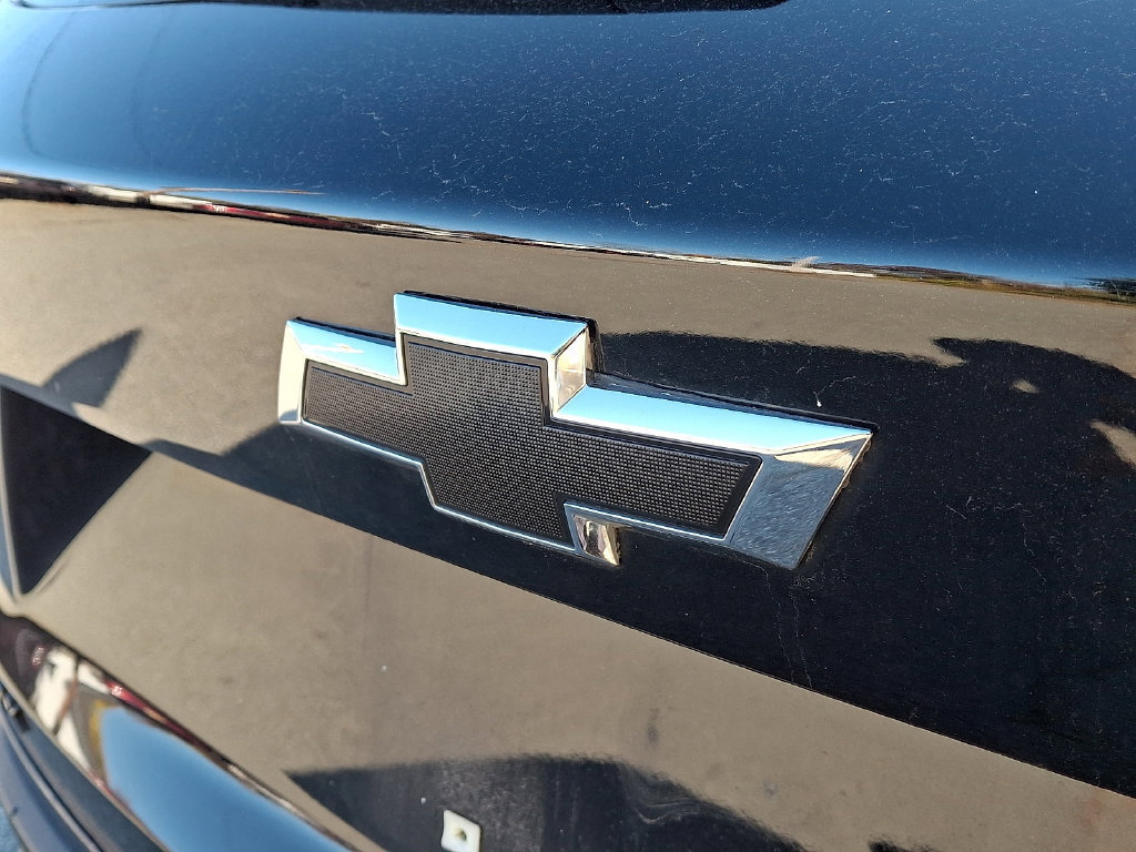 Used 2024 Chevrolet Trax RS w/ Sunroof Package FWD image 35