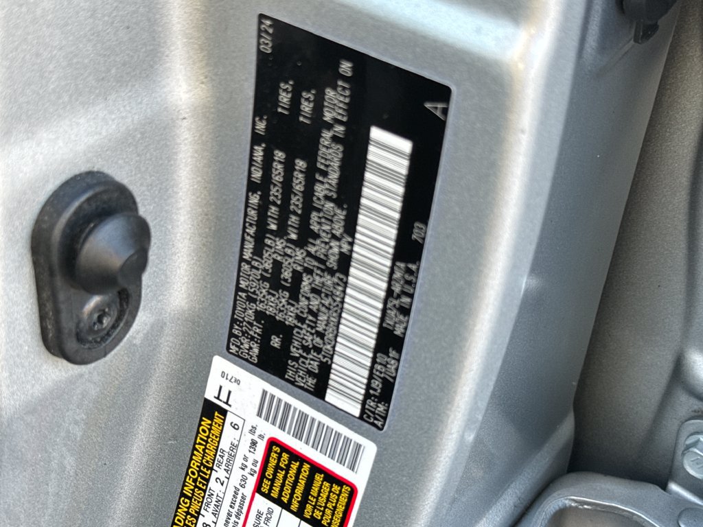 Used 2024 Toyota Highlander XLE AWD/4WD image 50