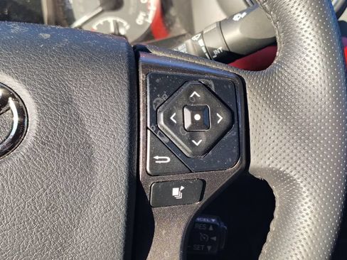 Used 2017 Toyota Tacoma TRD Off-Road w/ Tow Package (A/T) AWD/4WD image 27