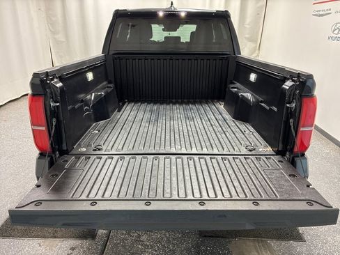 Used 2025 Toyota Tacoma TRD Off-Road image 7