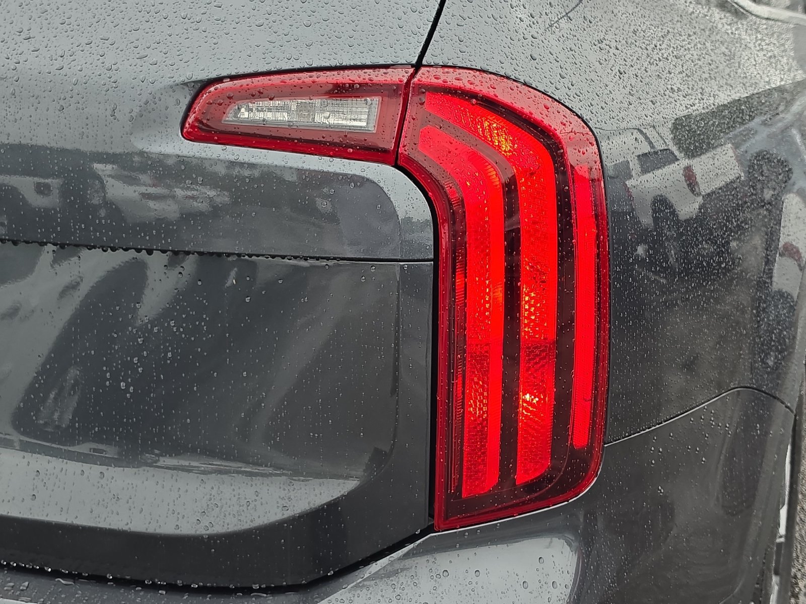 Used 2024 Kia Telluride LX FWD image 8