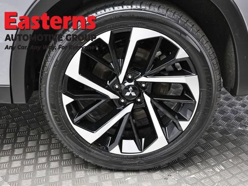 Used 2024 Mitsubishi Outlander SE image 8