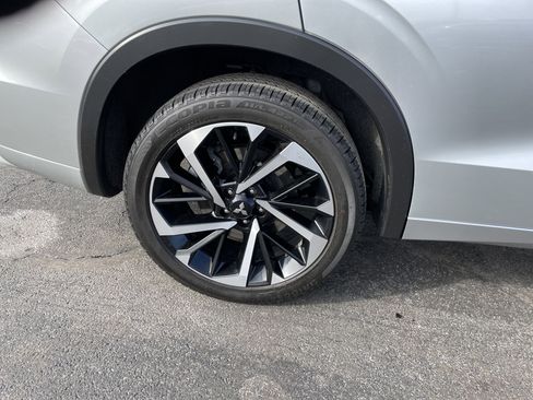 Used 2023 Mitsubishi Outlander SEL image 8