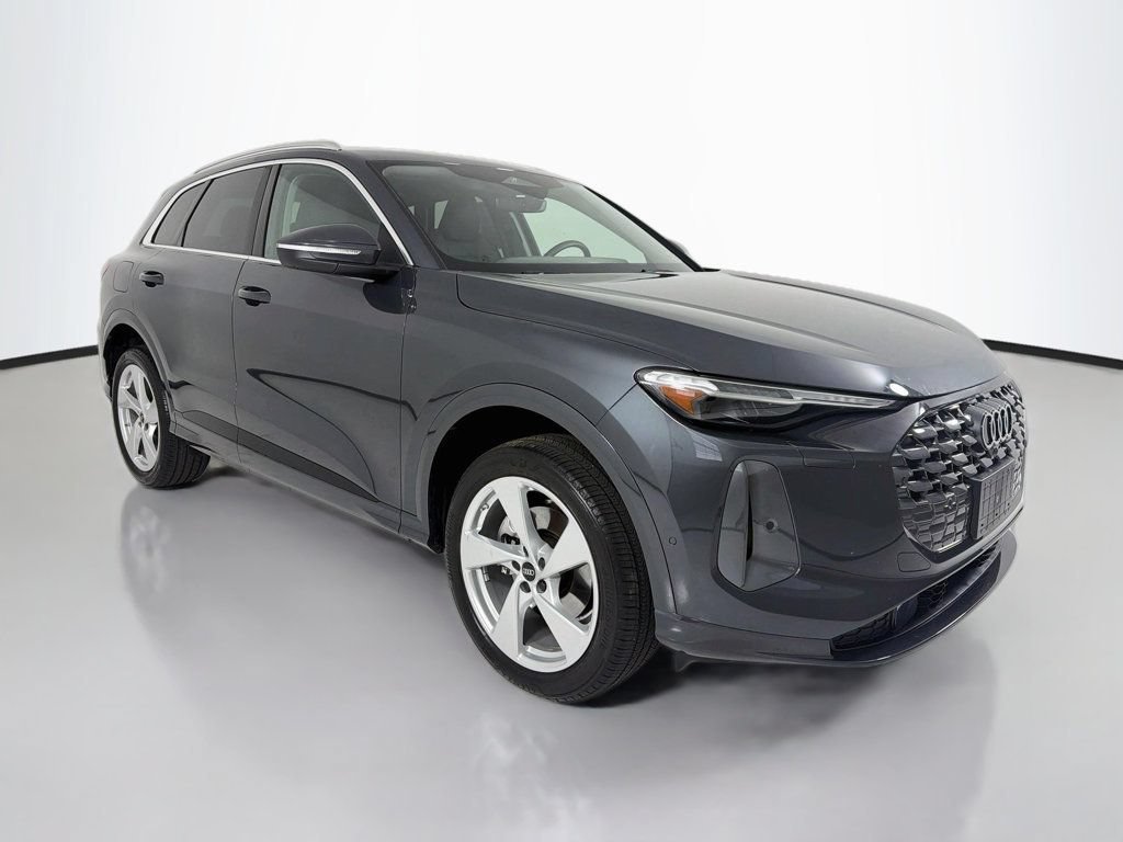 Used 2025 Audi Q5 Premium Plus AWD/4WD image 1