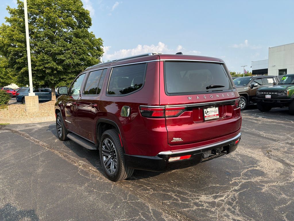 Used 2024 Jeep Wagoneer 4WD w/ Premium Group I image 7