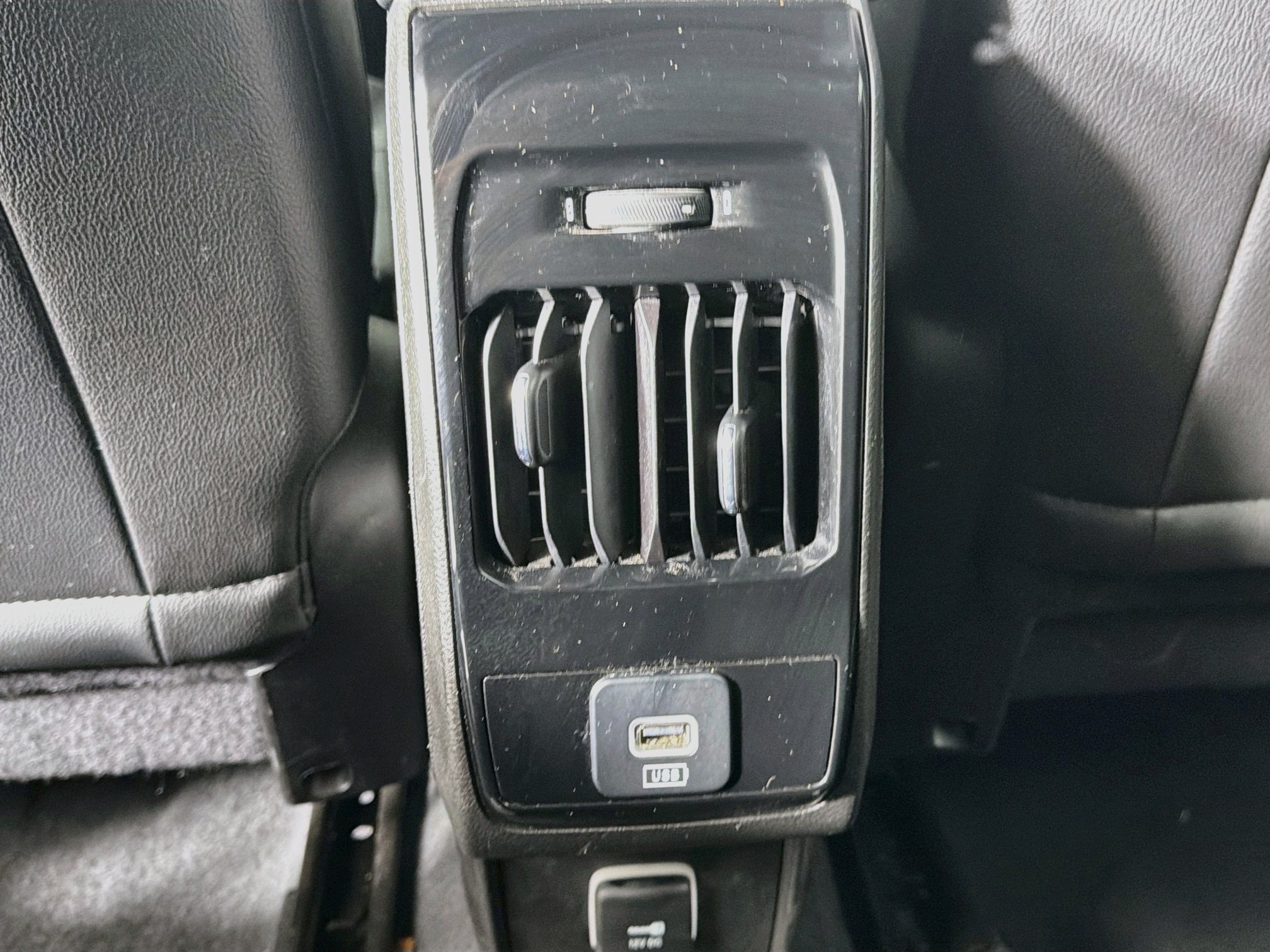Used 2025 Jeep Compass Trailhawk AWD/4WD image 26