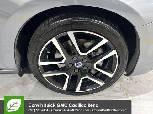 Used 2017 Volvo S60 T5 Dynamic AWD/4WD image 37