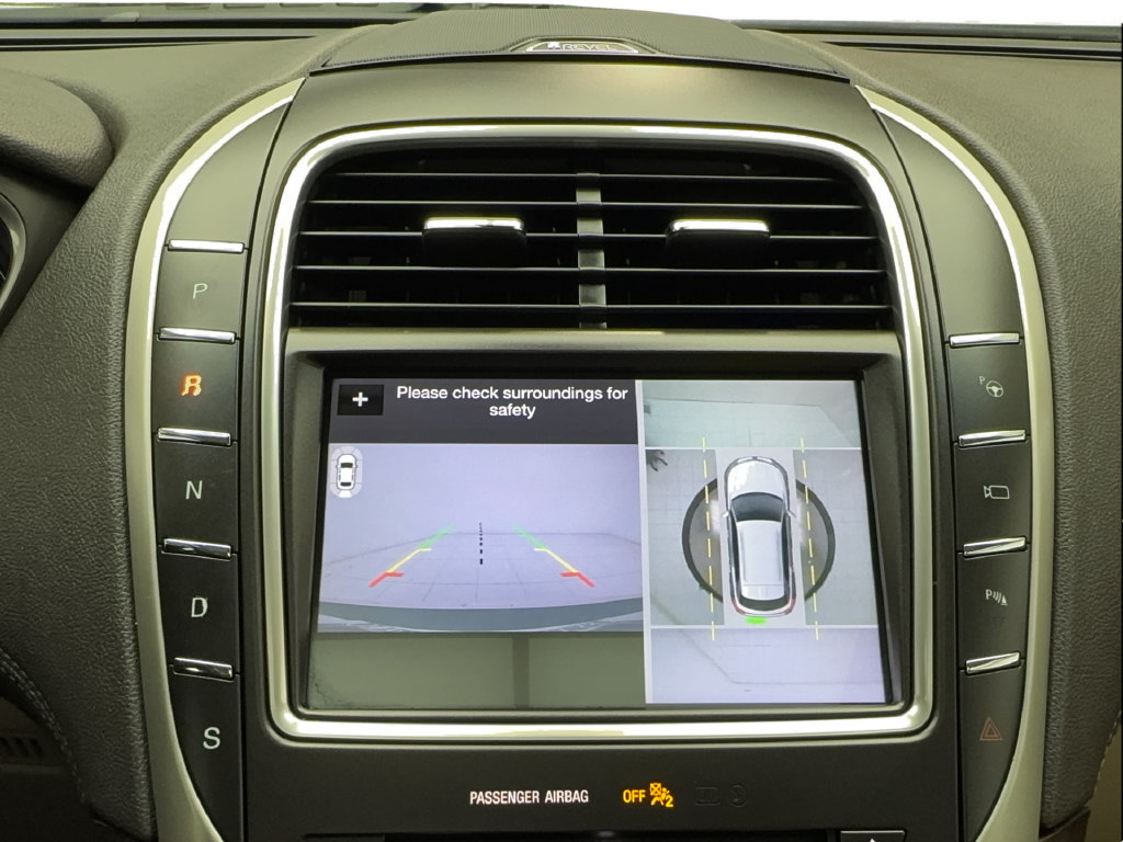 Used 2017 Lincoln MKX Reserve w/ Driver Assistance Package FWD image 57