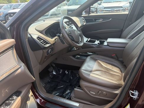 Used 2017 Lincoln MKX Reserve w/ Lincoln MKX Climate Package AWD/4WD image 11