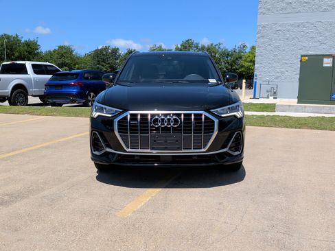 Certified 2025 Audi Q3 2.0T Premium w/ Convenience Package AWD/4WD image 3