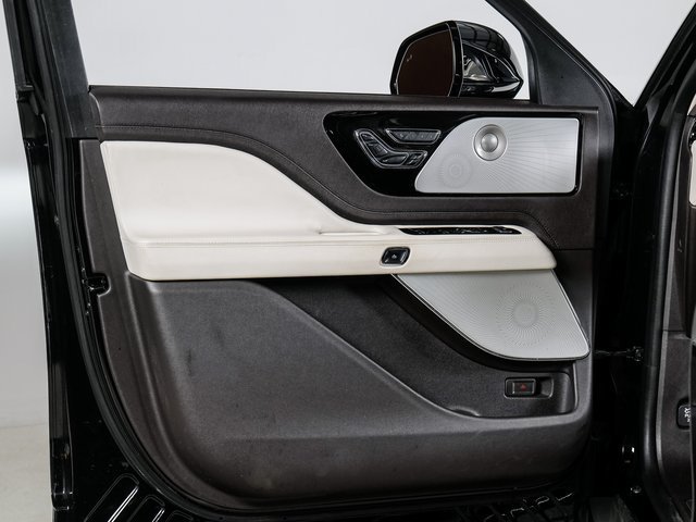 Used 2021 Lincoln Aviator Black Label Grand Touring w/ Class IV Trailer Tow Package AWD/4WD image 28