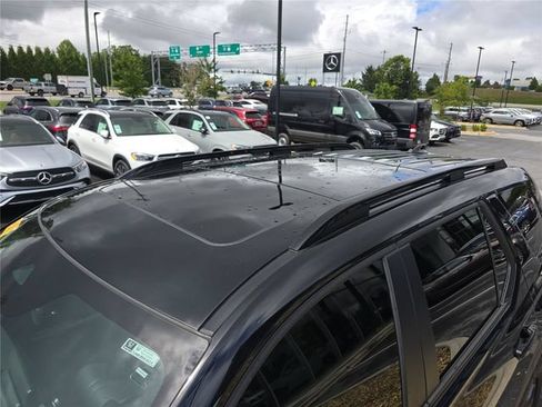 Used 2025 Honda Pilot TrailSport image 12