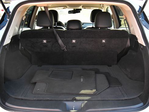 Used 2023 Nissan Murano SV image 38