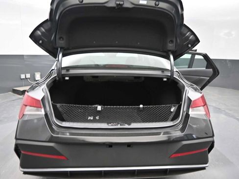New 2026 Hyundai Elantra SEL Sport FWD image 14
