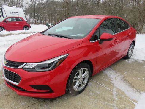 Used 2016 Chevrolet Cruze LT w/ Convenience Package image 3