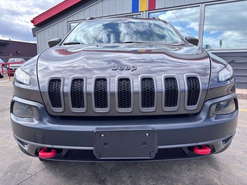 Used 2015 Jeep Cherokee Trailhawk w/ Cold Weather Group AWD/4WD image 7