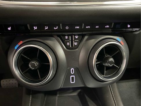 Used 2024 Chevrolet Blazer LT w/ Convenience Package image 13