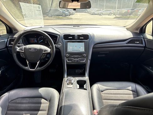 Used 2018 Ford Fusion SE w/ Equipment Group 601A image 8