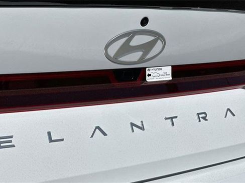 Certified 2025 Hyundai Elantra Sport image 27