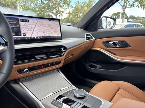 Certified 2025 BMW 330i Sedan RWD image 30