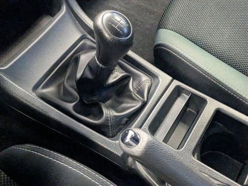 Used 2015 Subaru Crosstrek 2.0i Premium image 12