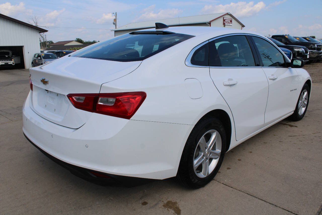 Used 2024 Chevrolet Malibu LS w/ Driver Confidence Package FWD image 2