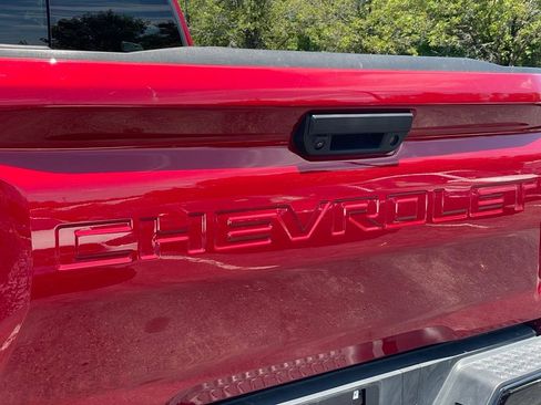 Used 2025 Chevrolet Colorado Z71 AWD/4WD image 29