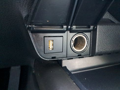 Used 2022 Toyota Camry LE image 25