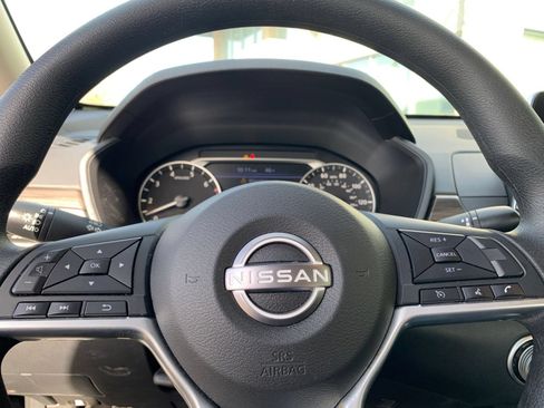 Used 2025 Nissan Altima 2.5 SV FWD image 29