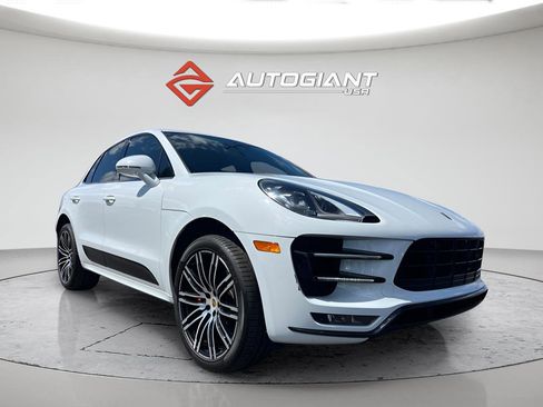 Used 2017 Porsche Macan Turbo image 11