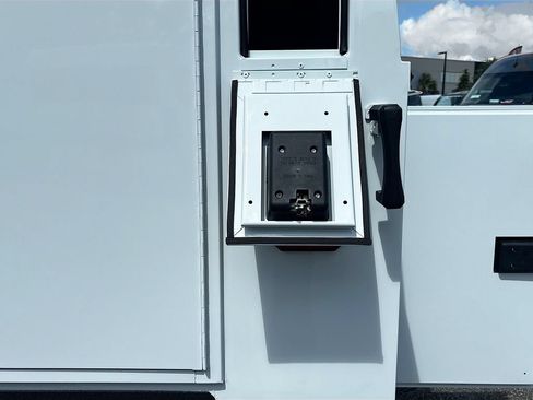 Used 2024 Mercedes-Benz Sprinter 3500 image 21