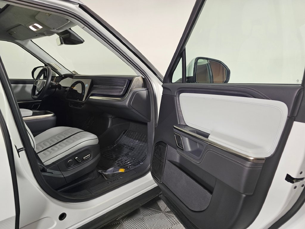 Used 2024 Rivian R1S Adventure Dual AWD/4WD image 12