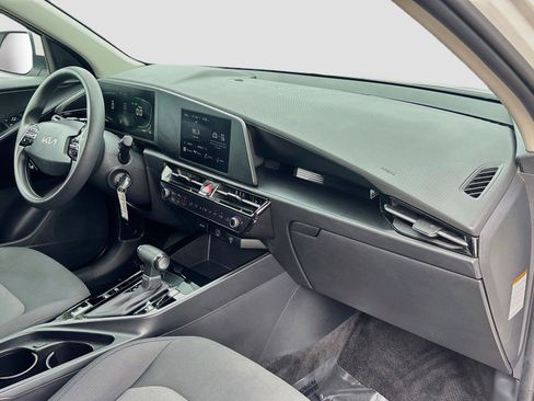 Used 2025 Kia Niro LX FWD image 26