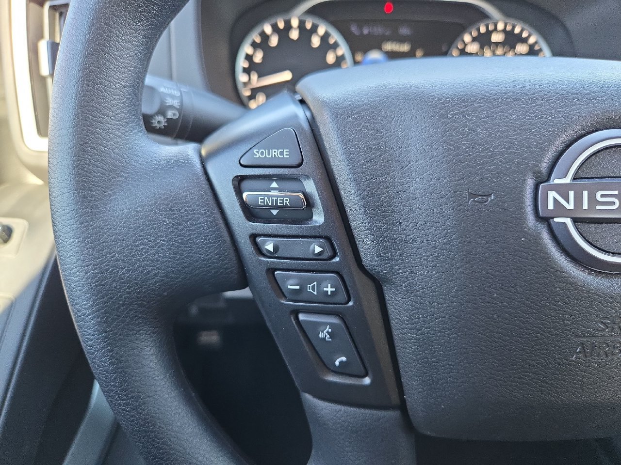 Certified 2025 Nissan Frontier SV RWD image 16