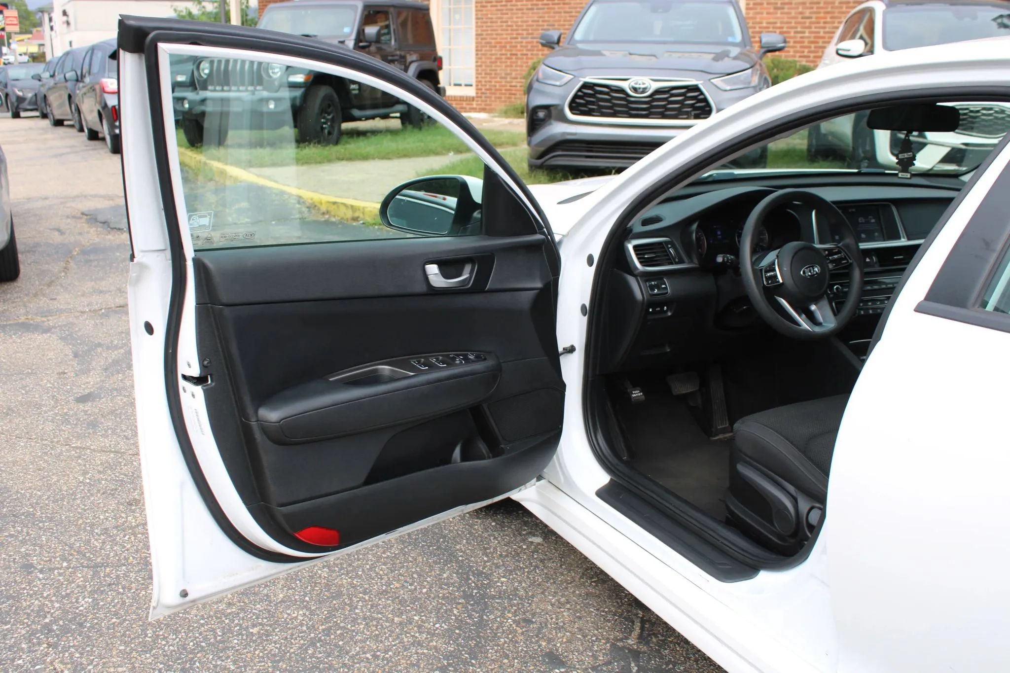 Used 2020 Kia Optima LX FWD image 14