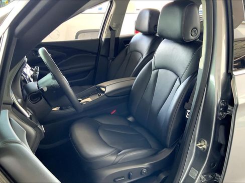 Used 2020 Buick Envision Essence w/ Experience Buick Package FWD image 8