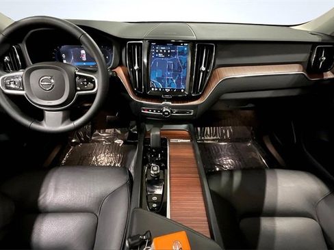Certified 2023 Volvo XC60 B5 Plus w/ Climate Package image 16
