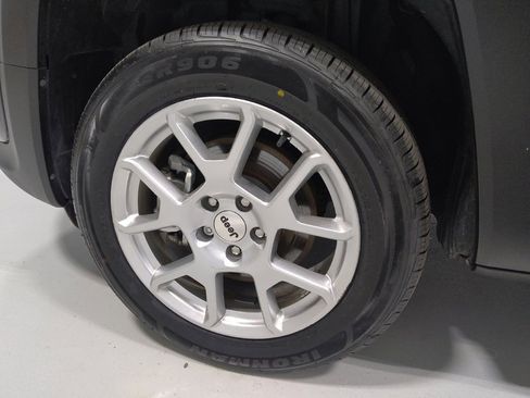 Used 2022 Jeep Renegade Latitude w/ Convenience Group image 31