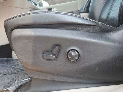 Used 2018 Chrysler Pacifica Limited w/ Advanced Safetytec Group FWD image 29