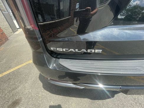Used 2023 Cadillac Escalade ESV Premium Luxury AWD/4WD image 9