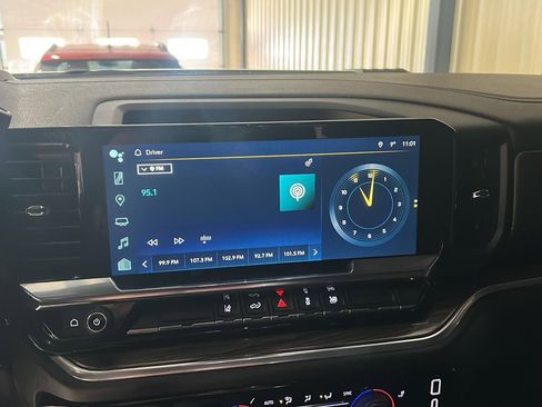 Used 2025 Chevrolet Silverado 2500 LT w/ Convenience Package image 19