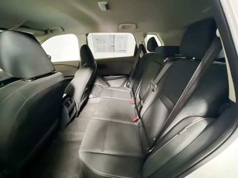 Used 2023 Nissan Rogue S FWD image 29